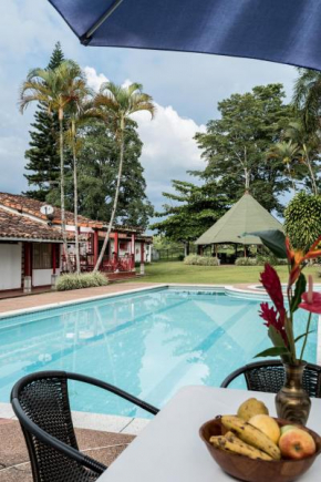  Finca Hotel El Rosario  Кимбайя